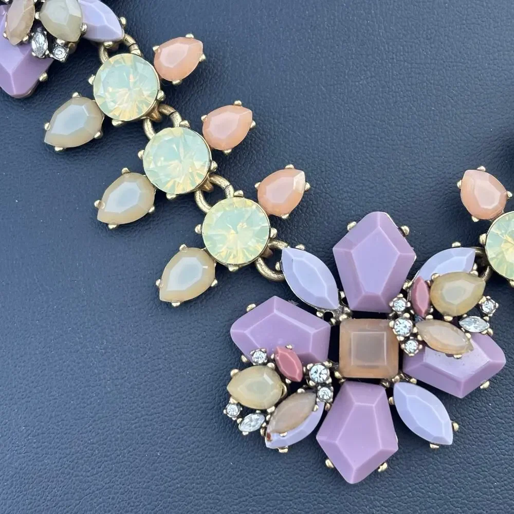 J. CREW Statement!  Lilac, Pale Green, Rhinestone Floral Collar Necklace - Picture 3 of 7